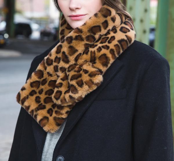 Leopard Furry Keyhole Scarf